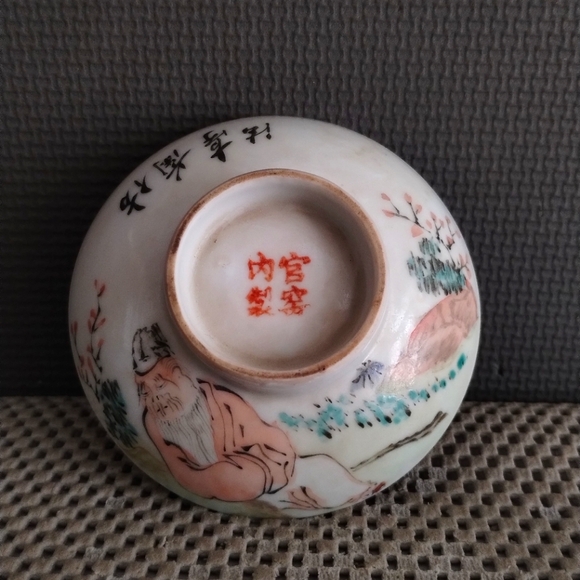 Antique Chinese Hand Painted Famille Rose Porcelain Lid